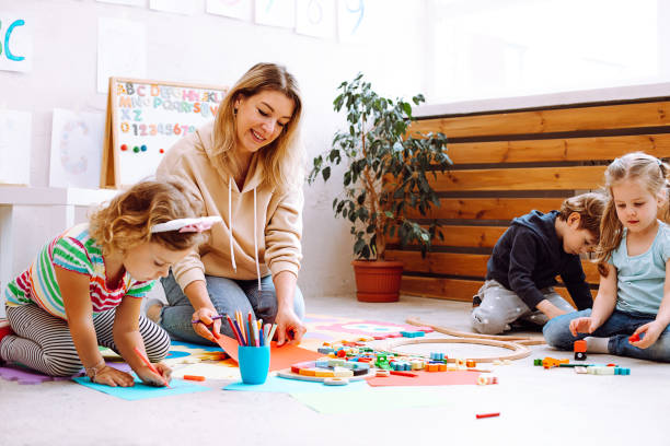 4 idées reçues sur les professionnel(le)s et la vie en crèche